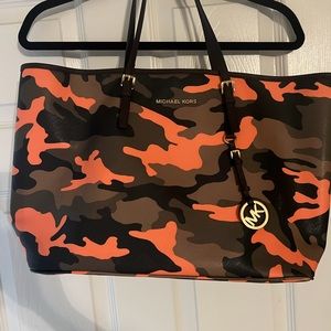 Michael Kors Camo tote